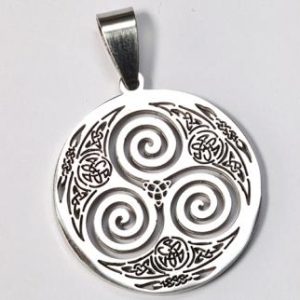 COLGANTE ACERO SELLO TRISQUEL CON TRIQUETAS. DESEOS, SUEÑOS E ILUSIONES.